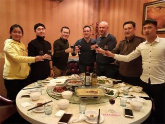 樂夢酒莊生產商皮特先生前來糖心LOGO入口在线观看總部考察訪問
