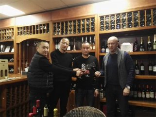 山東青島客戶前來糖心LOGO入口在线观看總部考察糖心VLOG色版官网首页